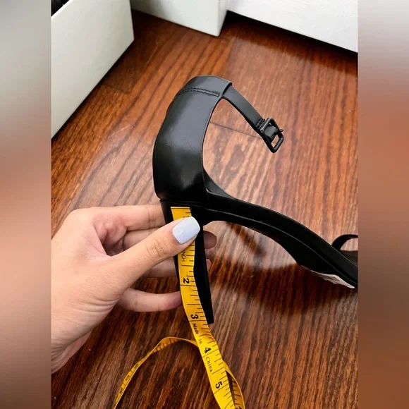 Oak + Fort Heels - Picture 5 of 6